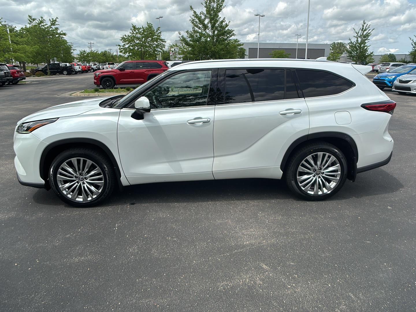 2023 Toyota Highlander Platinum