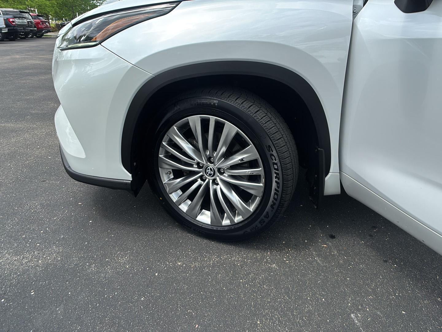 2023 Toyota Highlander Platinum
