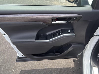 2023 Toyota Highlander Platinum