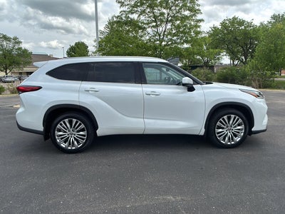 2023 Toyota Highlander Platinum