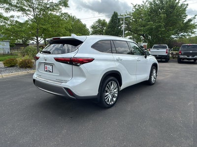 2023 Toyota Highlander Platinum