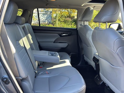 2025 Toyota Highlander XLE