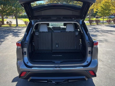 2025 Toyota Highlander XLE