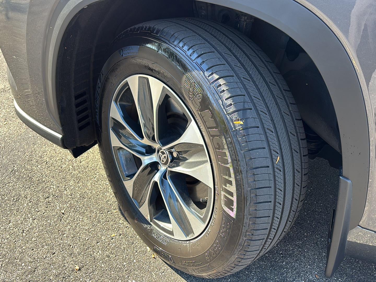 2025 Toyota Highlander XLE