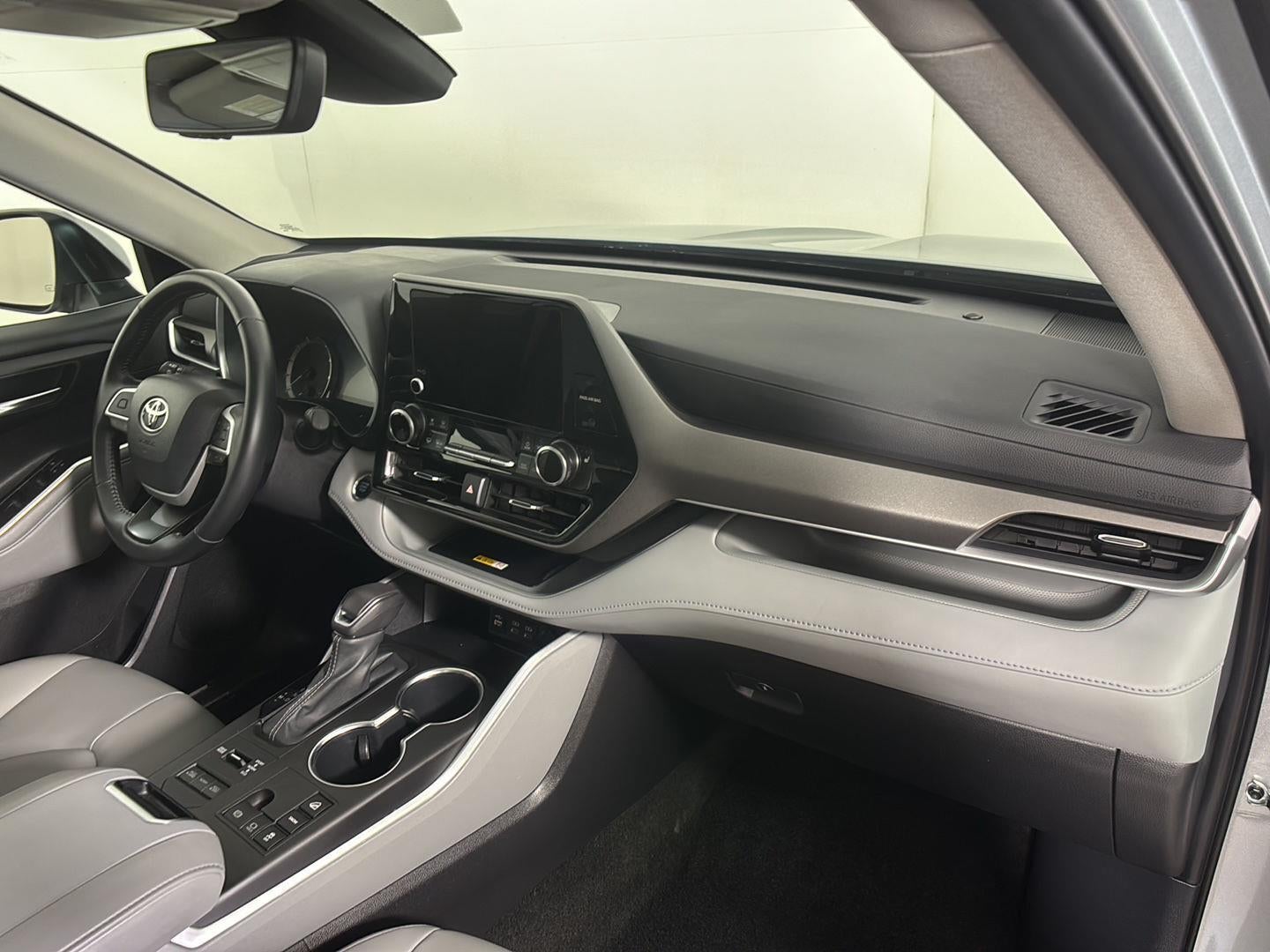 2025 Toyota Highlander XLE