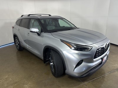 2025 Toyota Highlander XLE