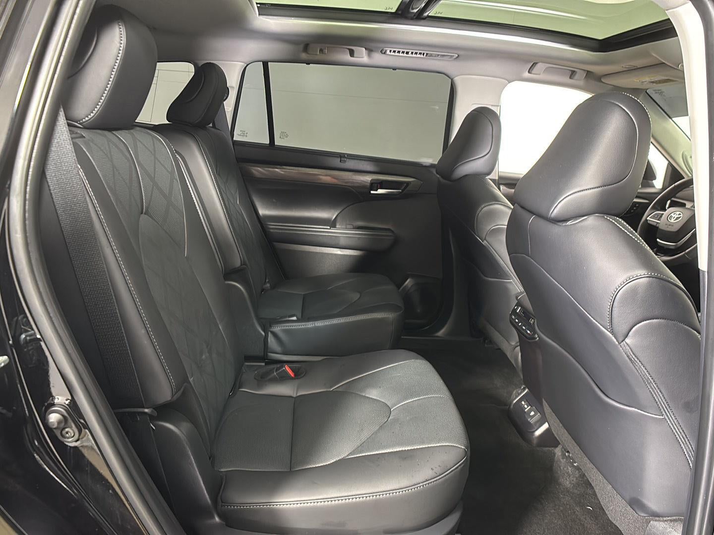 2025 Toyota Highlander Platinum