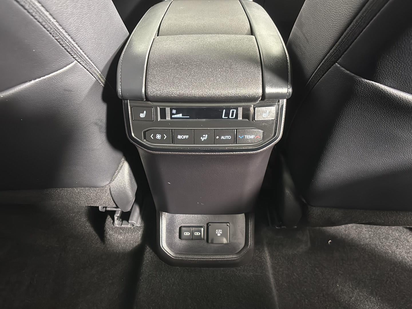 2025 Toyota Highlander Platinum
