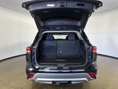 2025 Toyota Highlander Platinum