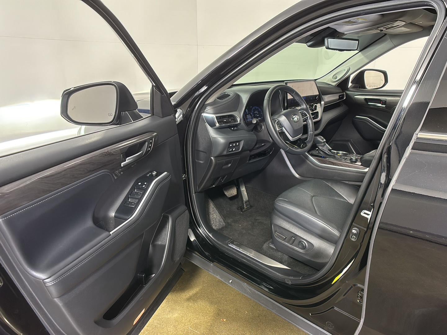 2025 Toyota Highlander Platinum