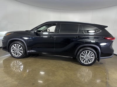 2025 Toyota Highlander Platinum