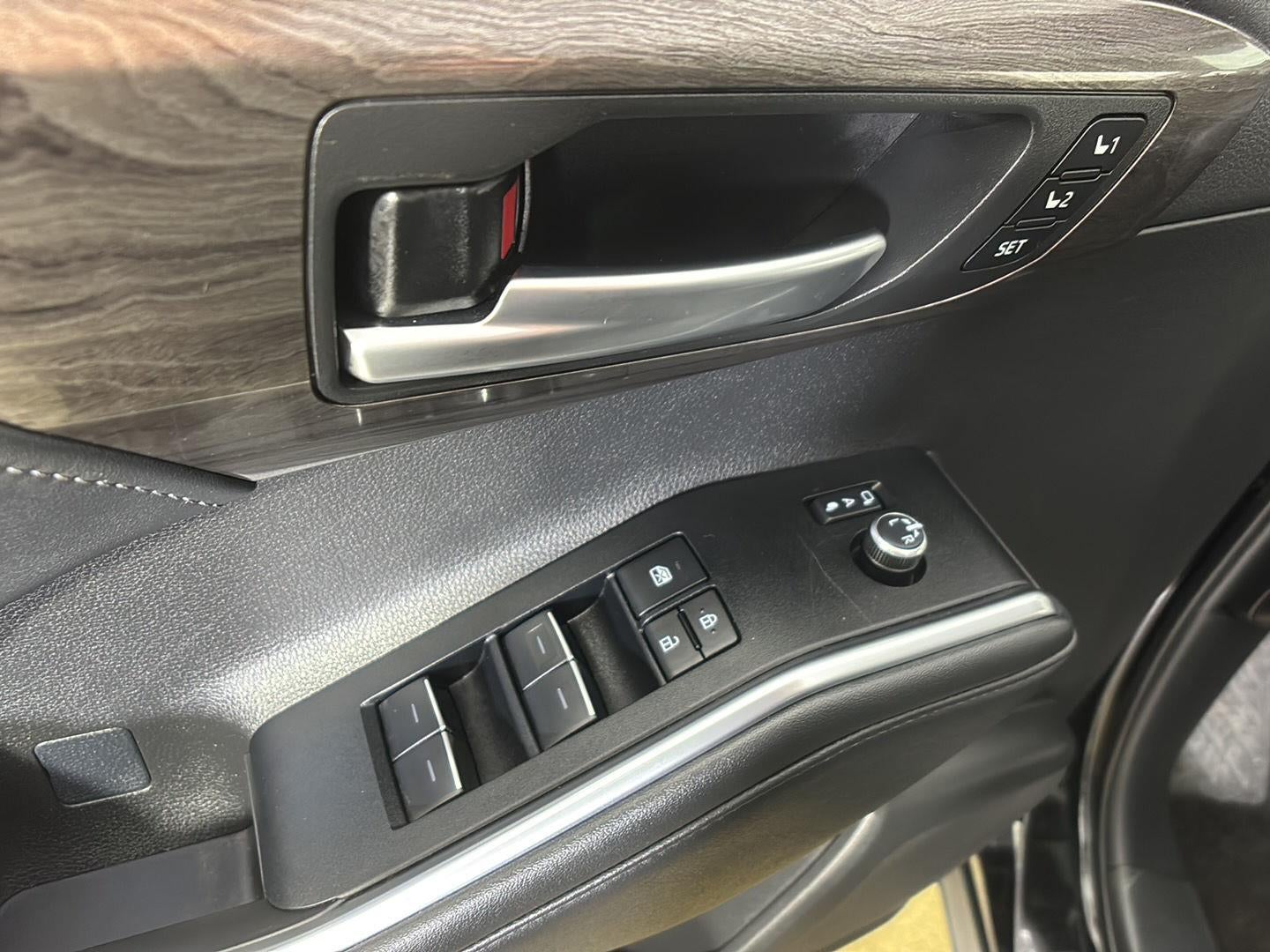 2025 Toyota Highlander Platinum