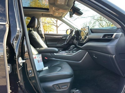 2025 Toyota Highlander Platinum