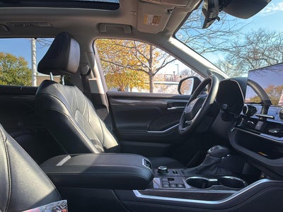 2025 Toyota Highlander Platinum