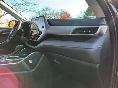 2025 Toyota Highlander Platinum