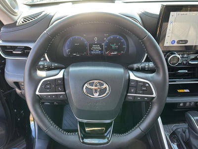 2025 Toyota Highlander Platinum
