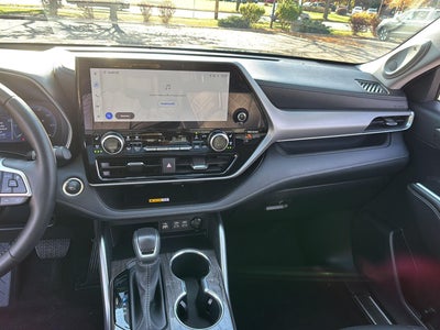 2025 Toyota Highlander Platinum