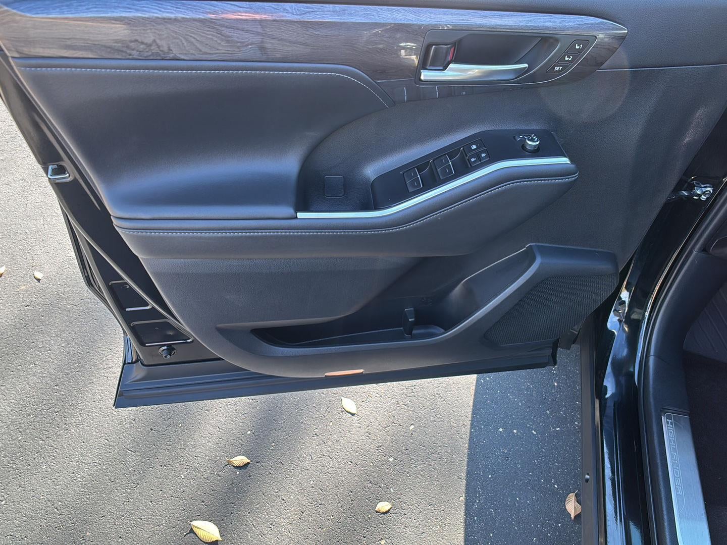 2025 Toyota Highlander Platinum