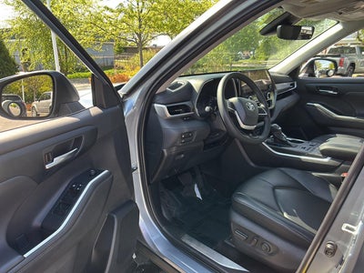 2024 Toyota Highlander XLE