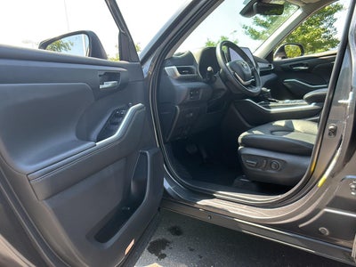 2025 Toyota Highlander XLE
