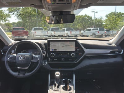 2025 Toyota Highlander XLE