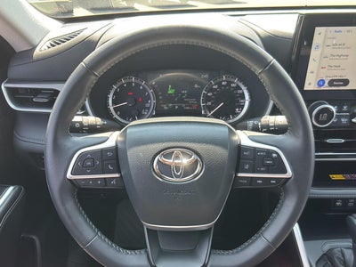 2025 Toyota Highlander XLE