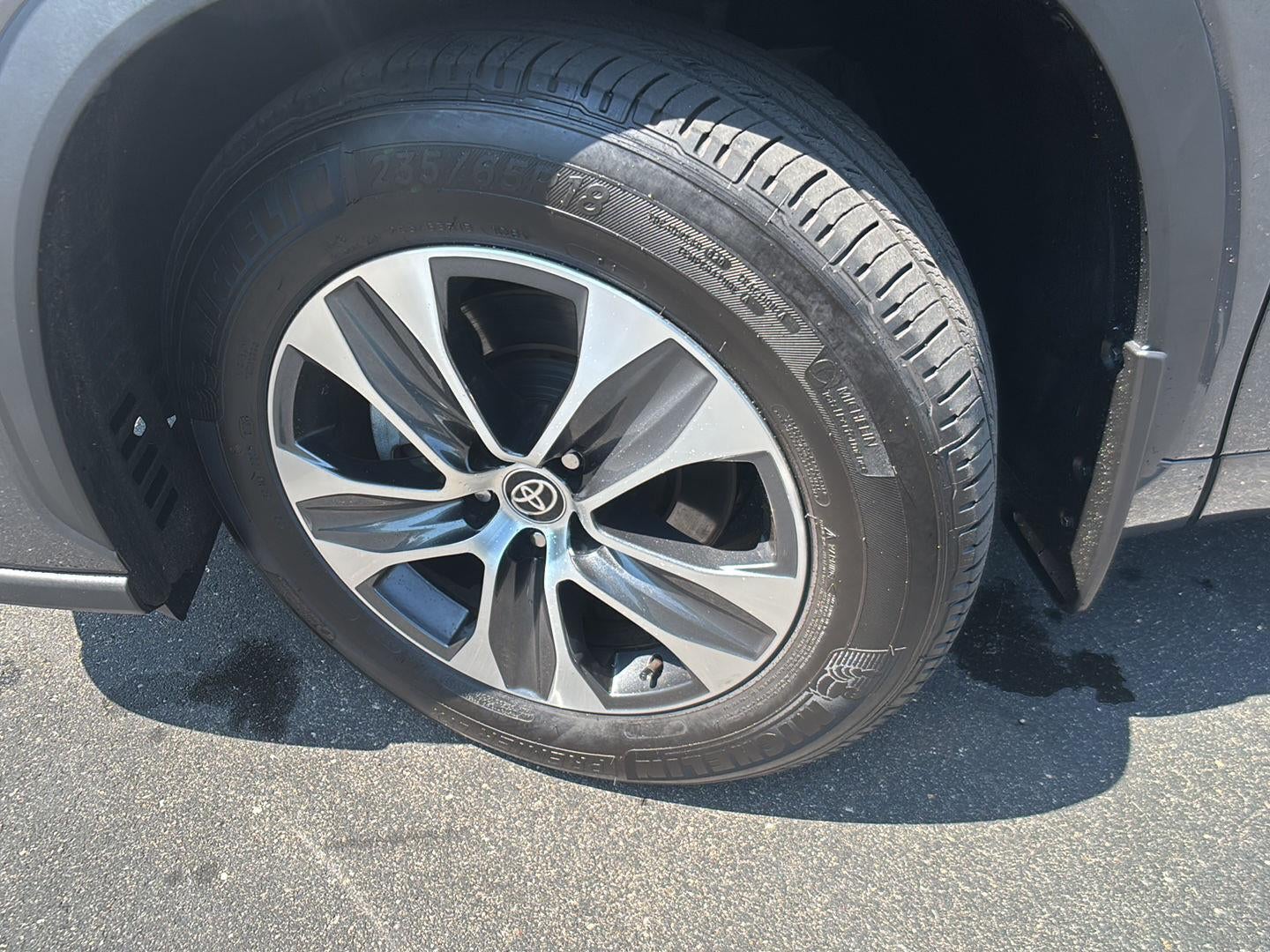 2025 Toyota Highlander XLE
