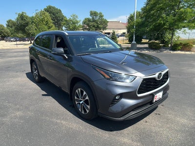 2025 Toyota Highlander XLE
