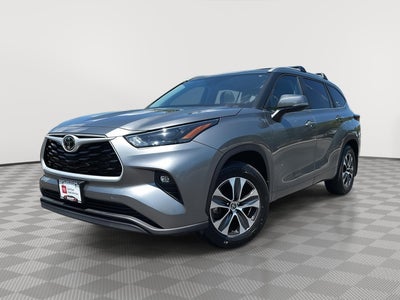 2025 Toyota HIGHLANDER XLE