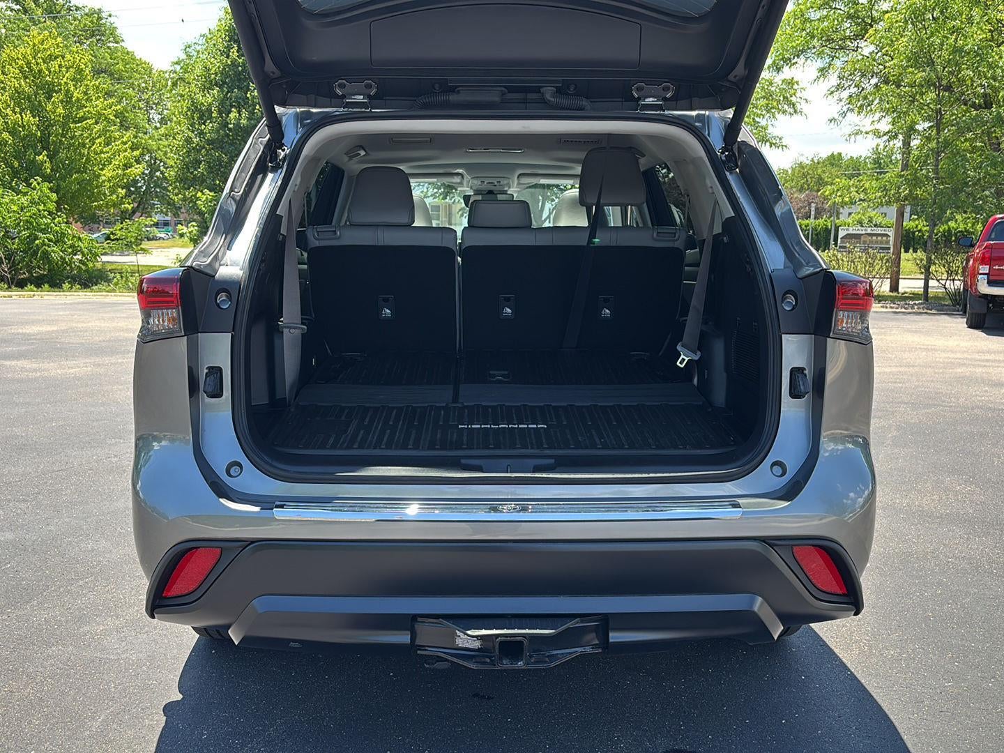 2025 Toyota HIGHLANDER XLE
