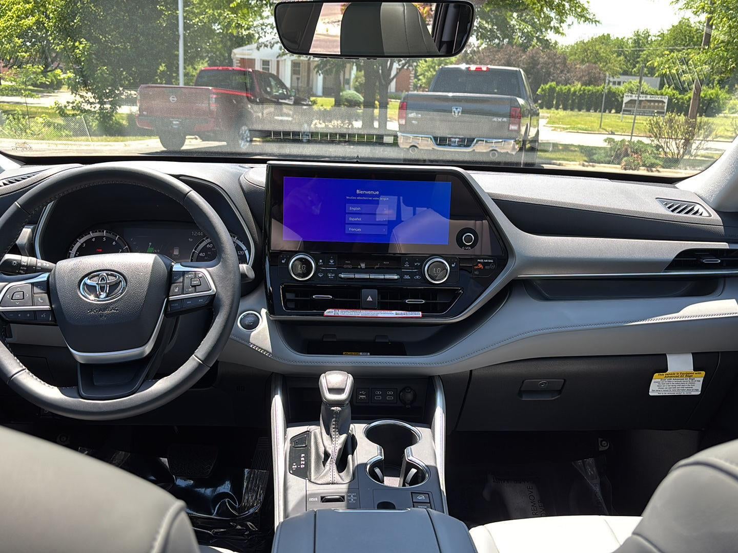 2025 Toyota HIGHLANDER XLE