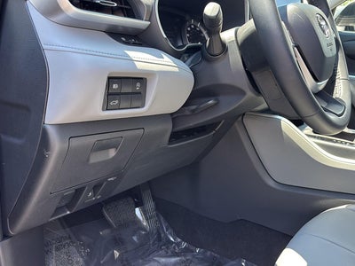 2025 Toyota HIGHLANDER XLE