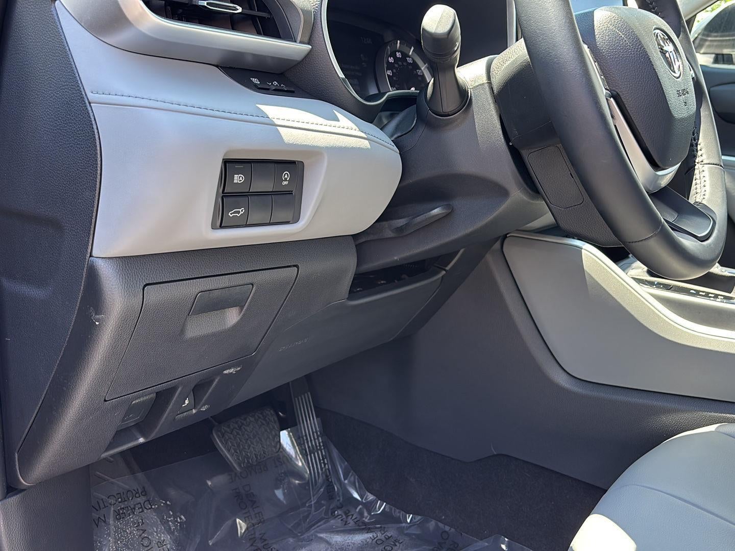 2025 Toyota HIGHLANDER XLE