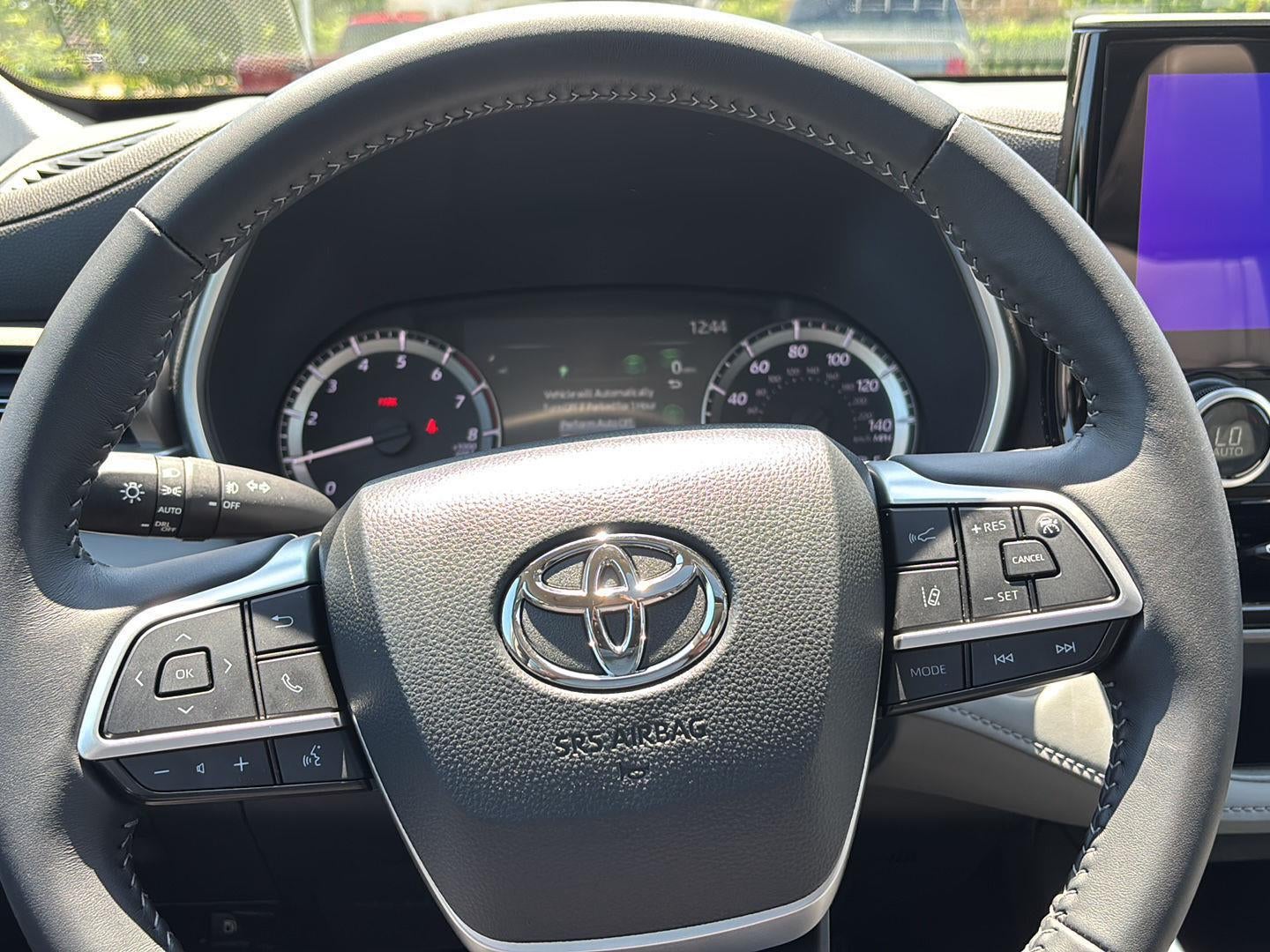 2025 Toyota HIGHLANDER XLE