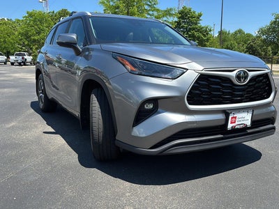 2025 Toyota HIGHLANDER XLE