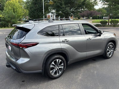 2025 Toyota Highlander XLE