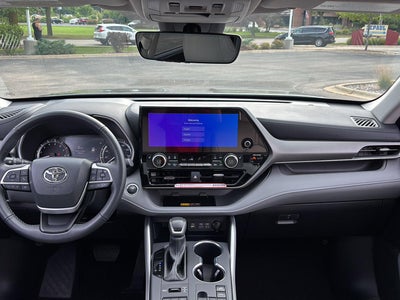 2025 Toyota Highlander XLE