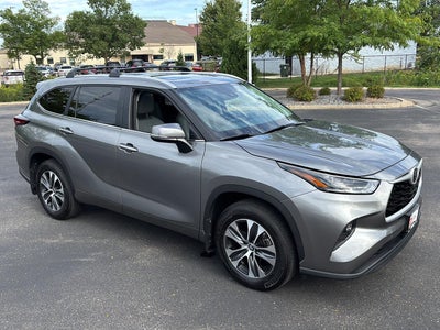 2025 Toyota Highlander XLE