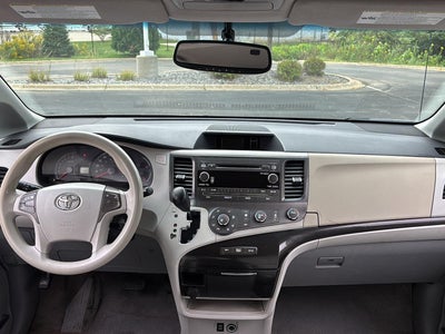 2011 Toyota Sienna LE AAS