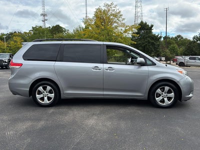 2011 Toyota Sienna LE AAS