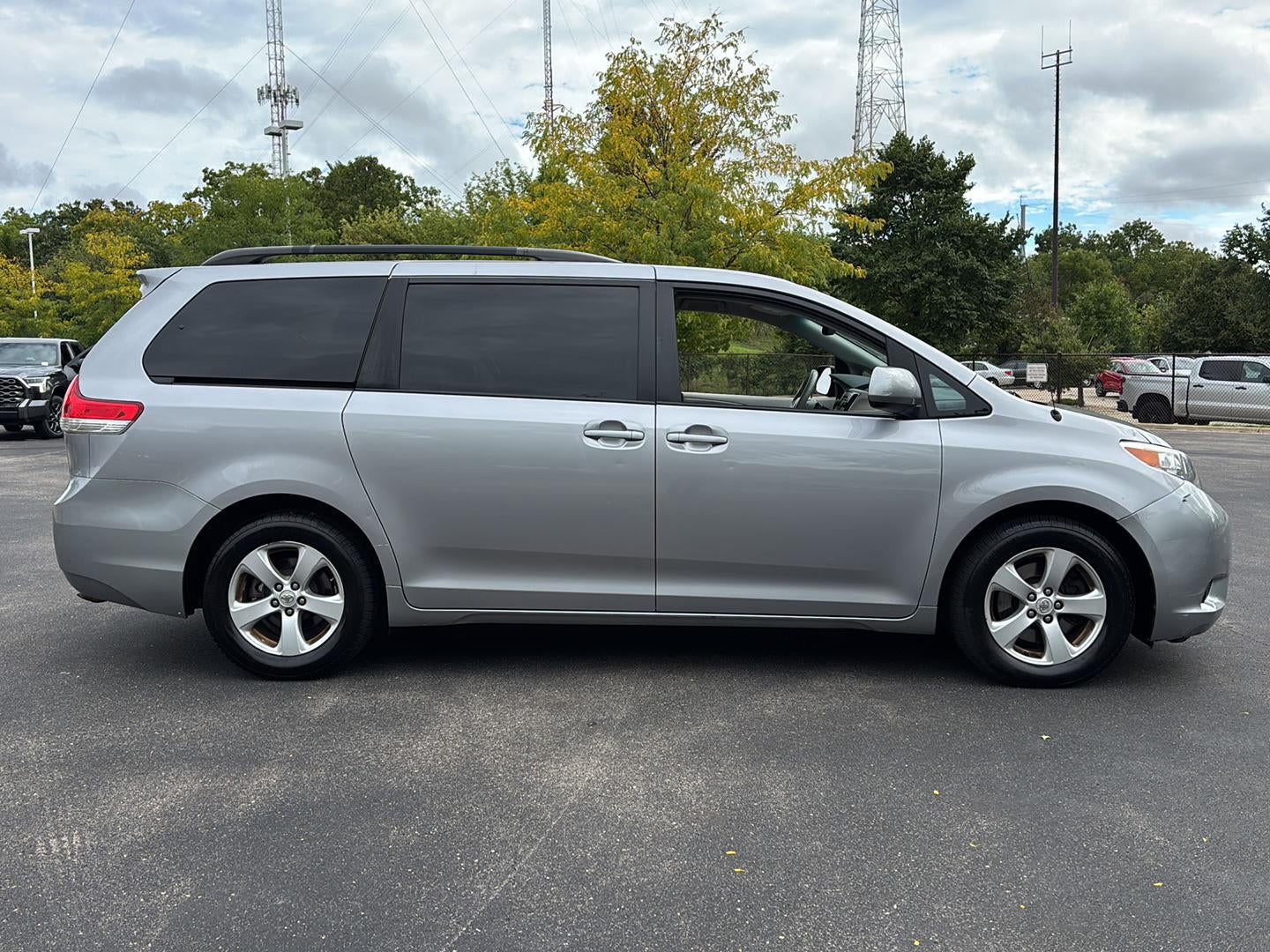 2011 Toyota Sienna LE AAS