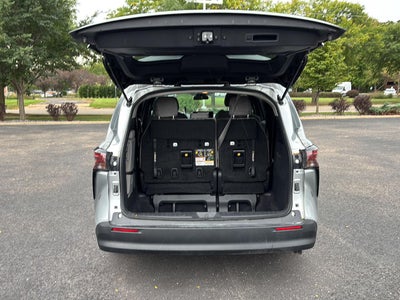 2025 Toyota Sienna LE