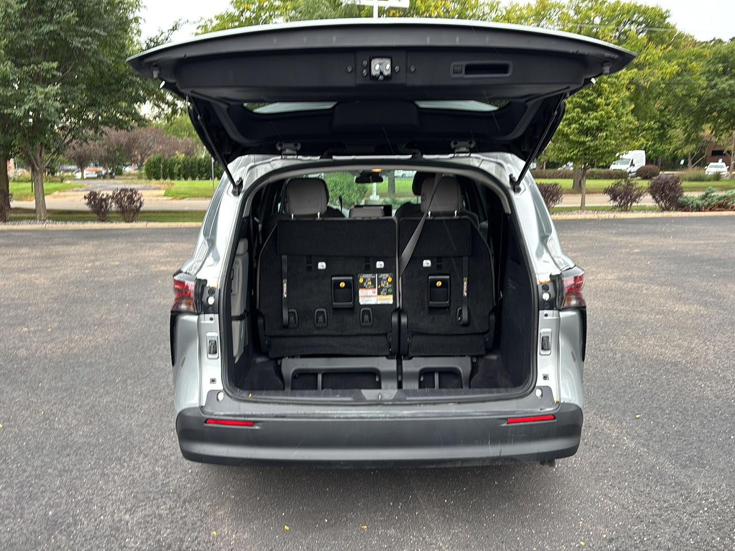2025 Toyota Sienna LE