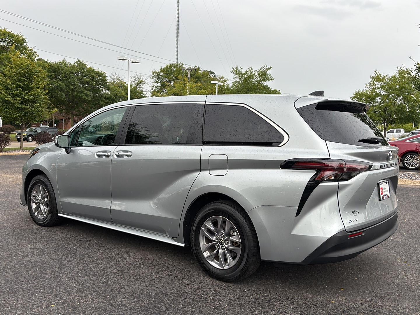 2025 Toyota Sienna LE