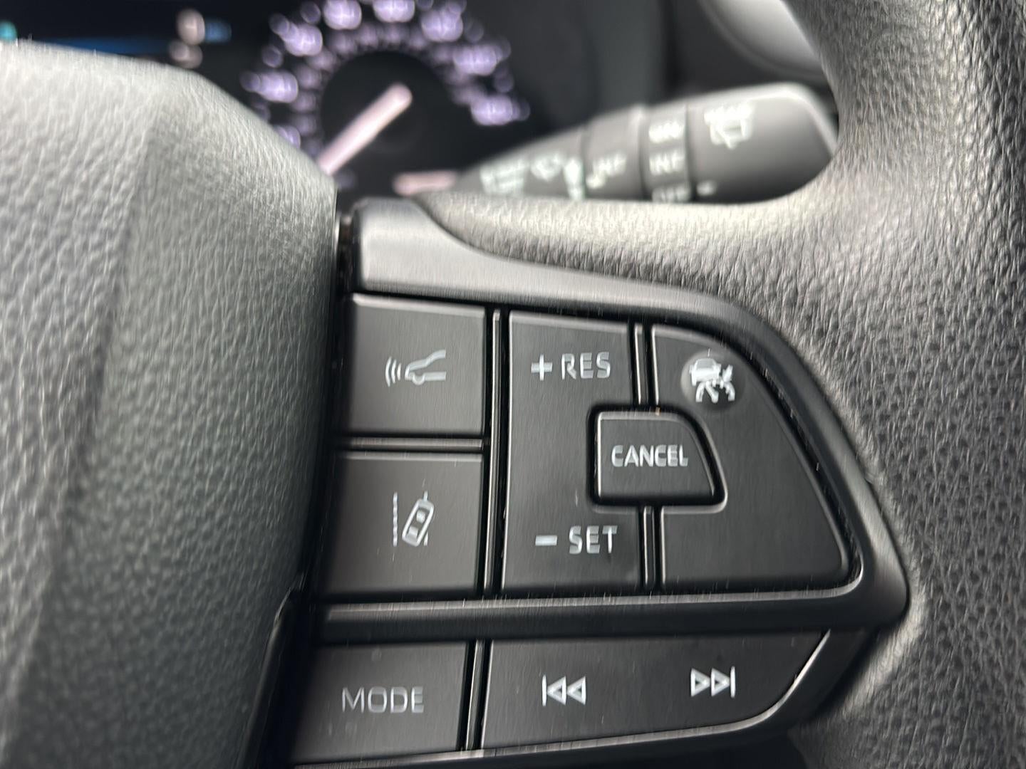 2025 Toyota Sienna LE