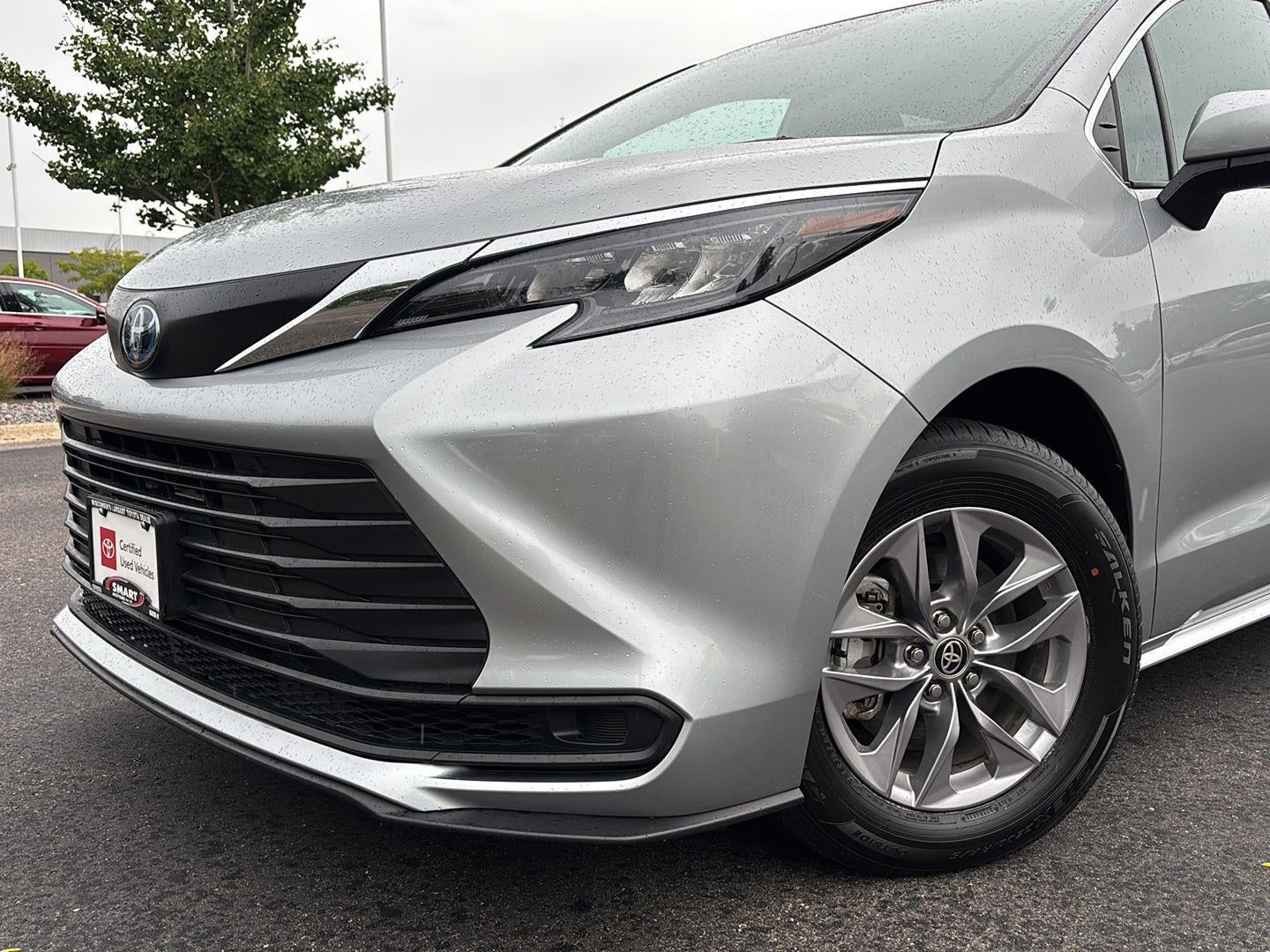 2025 Toyota Sienna LE