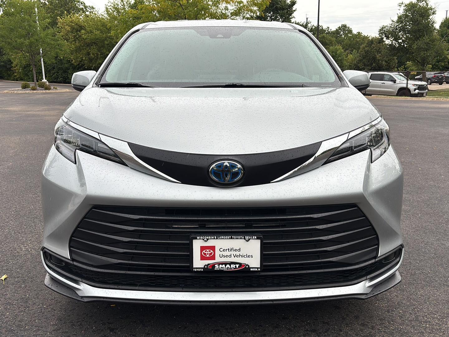 2025 Toyota Sienna LE