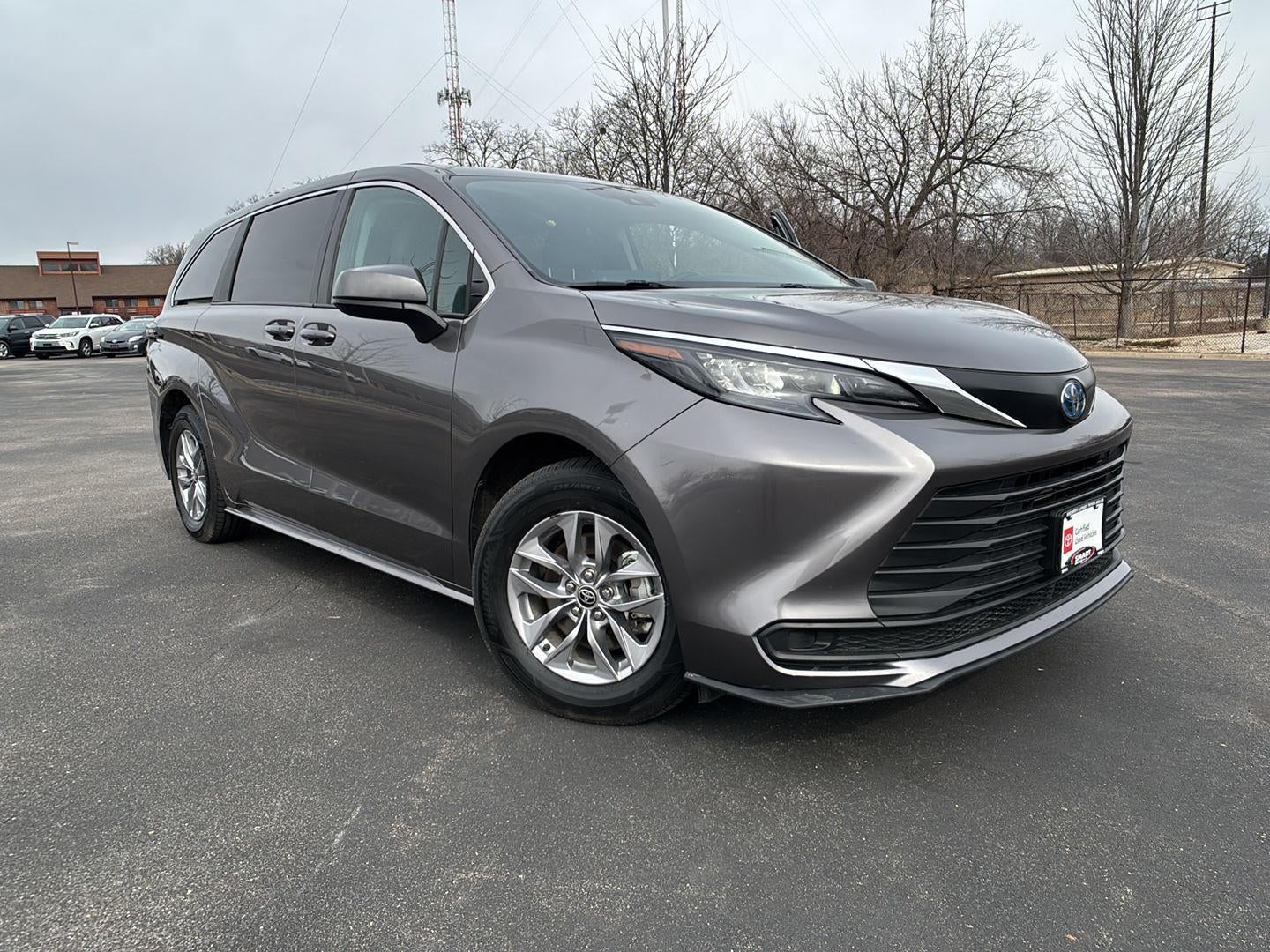 2024 Toyota Sienna LE 8-Passenger