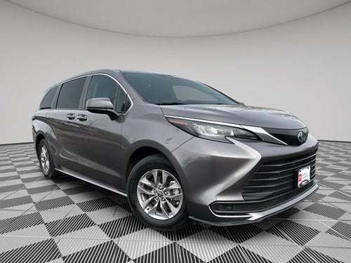 2024 Toyota Sienna LE 8-Passenger