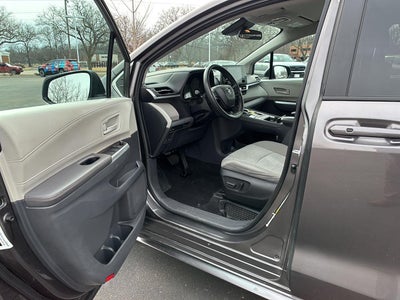 2024 Toyota Sienna LE 8-Passenger